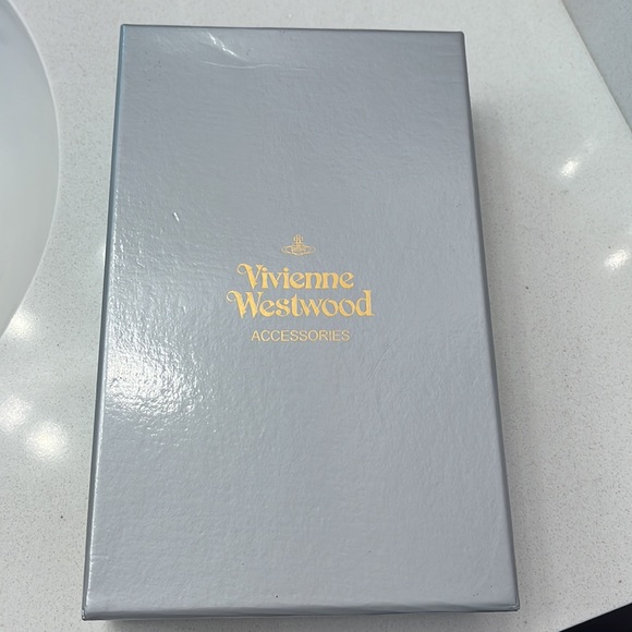 Vivienne Westwood zip wallet in box. - Picture 11 of 12
